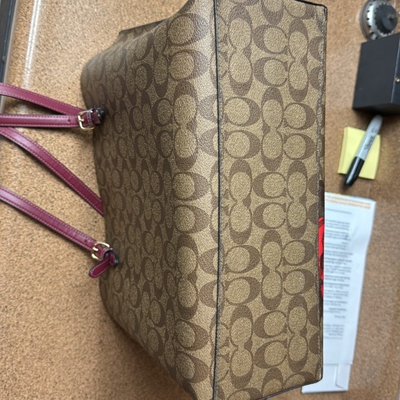 Mollie Tote In Signature Canvas With Jumbo Floral Print - Picture 5 of 9